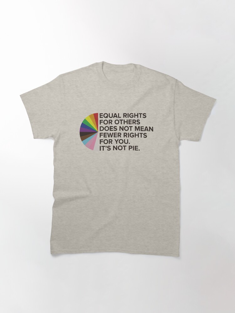 Thumbnail 3 von 7, Classic T-Shirt, Gleichberechtigung LGBTQIA+ Stolz Bewusstsein Inklusivität Verbündeter designt und verkauft von thequeershop.