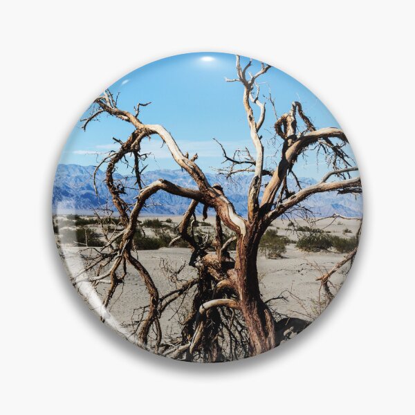 Aperçu de l'œuvre Scorching Tree créée et vendue par Walljar.