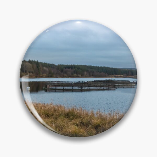 Artikelvorschau, Trout fish farm at Kendoon Loch at sunset in winter, near Carsphairn, on the Galloway Hydro Electric Scheme, Scotland entworfen und verkauft von SnapTPhotograph.