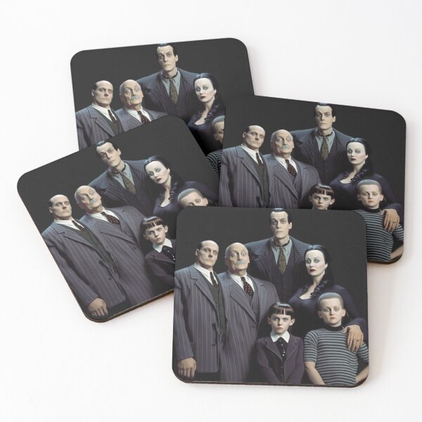 Aperçu de l'œuvre goodies de la famille addams créée et vendue par Paintandgo.