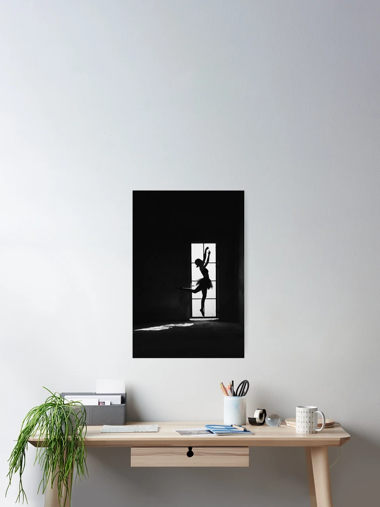 Aperçu 2 sur 3. Poster avec l'œuvre LA SEULE RINA créée et vendue par PBYK.