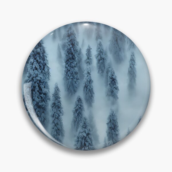Artikelvorschau,  Fantasie-nebelige Waldkunst | Magischer Nebelwald | Märchen | Fantasie-Hintergrund | Leuchtender Zauberwald | Wunderschönes Fantasy-Pilze-Waldland entworfen und verkauft von BestUncommonTee.