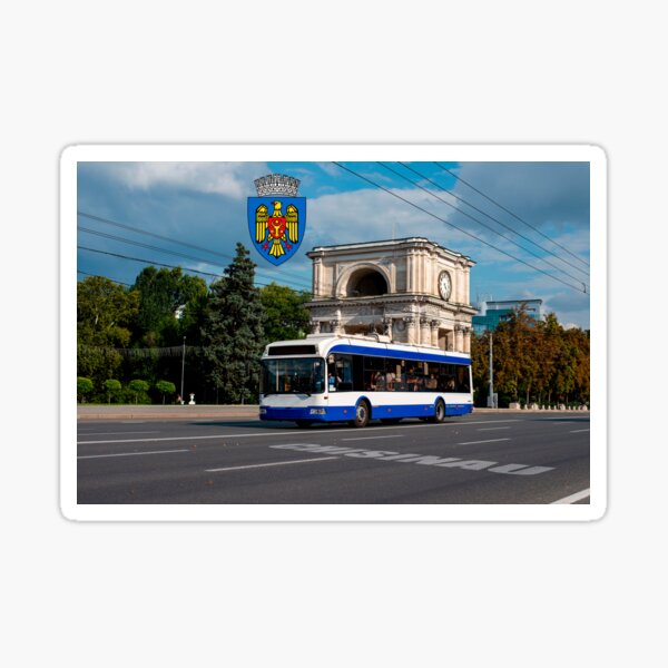 Aperçu de l'œuvre Trolleybus BKM-321 dans les rues de Chisinau, la capitale de la Moldavie, sur fond d'arc de triomphe. créée et vendue par ChernivtsiSkoda.