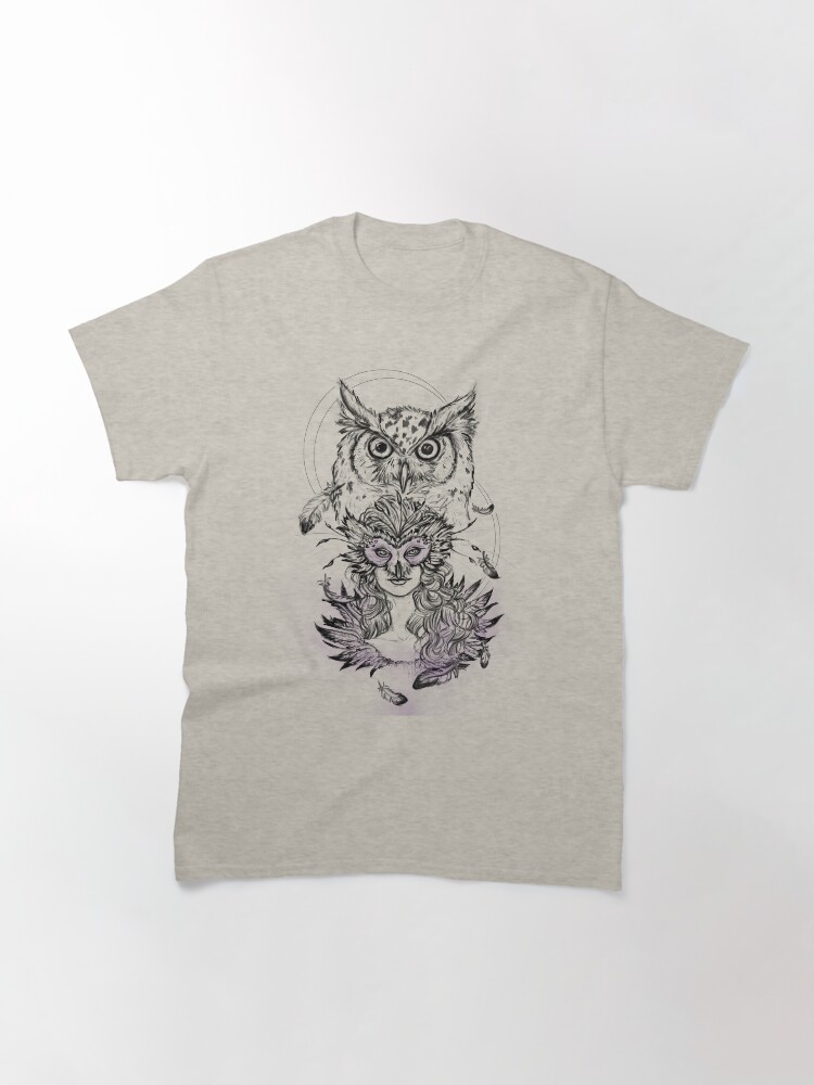 Thumbnail 3 von 7, Classic T-Shirt, Owl Lady designt und verkauft von Illumarie.
