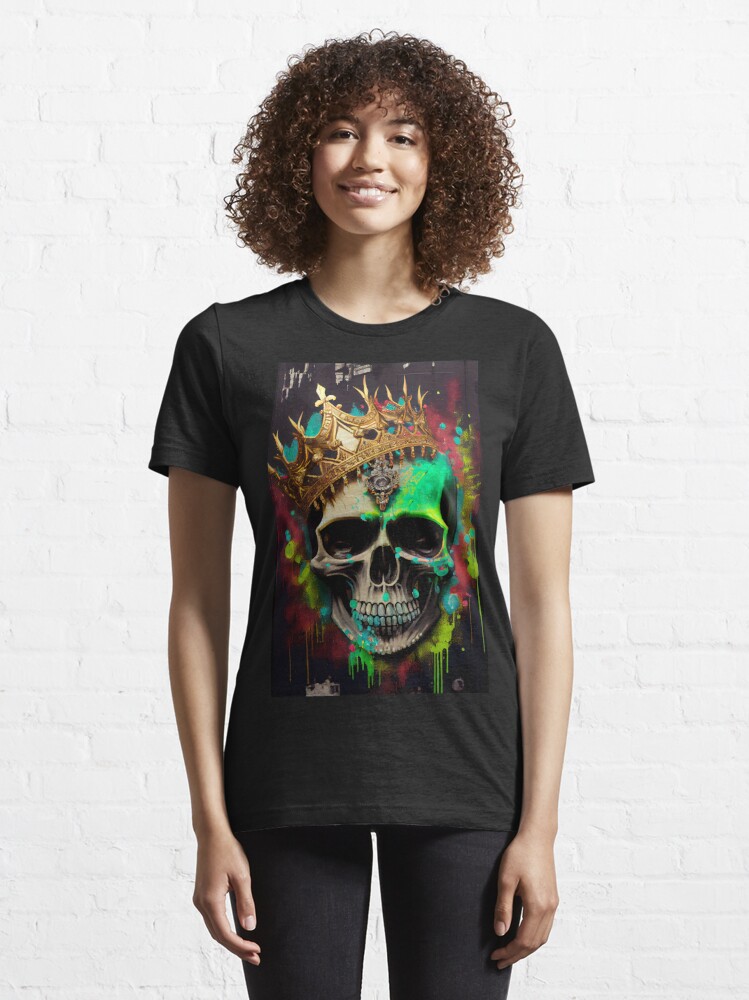 Graffiti Style - Skull & Golden Crown Street Art | Essential T-Shirt