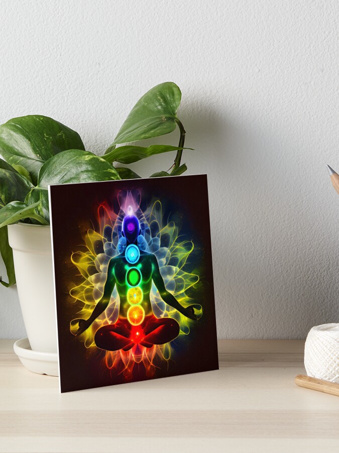 Lámina rígida for Sale con la obra «El hombre iluminado con chakras en  posición de loto.» de MandalaSoul