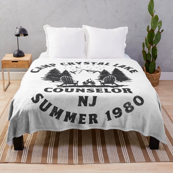 Artikelvorschau, Camp Crystal Lake Freitag der 13. Vintage Jason Horrorfilm Geschenke entworfen und verkauft von TonySpencer.