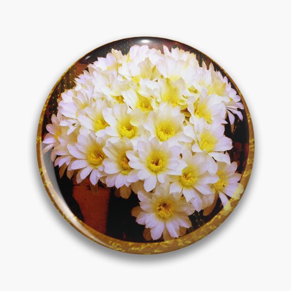 Artikelvorschau, Weißer gelber Kaktusblumenstrauß mit Spitzenbesatz von Iritof entworfen und verkauft von iritof.