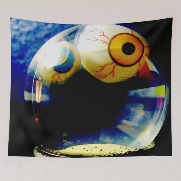 Aperçu de l'œuvre Eyeball Snowglobe créée et vendue par Nalinne Jones.