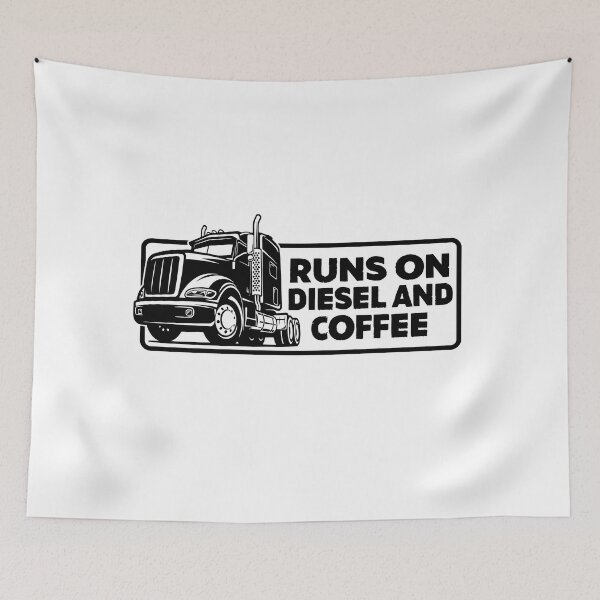 Artikelvorschau, Läuft mit Diesel und Kaffee, lustiger Trucker entworfen und verkauft von Majesticoo.