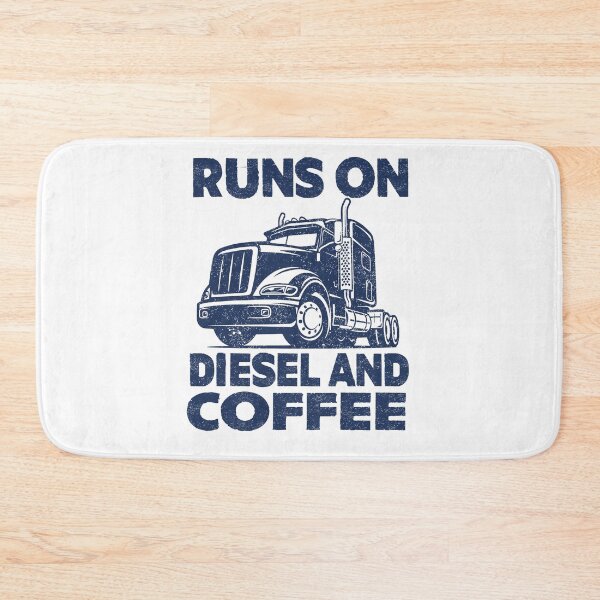 Artikelvorschau, Läuft mit Diesel und Kaffee, lustiger Trucker entworfen und verkauft von Majesticoo.