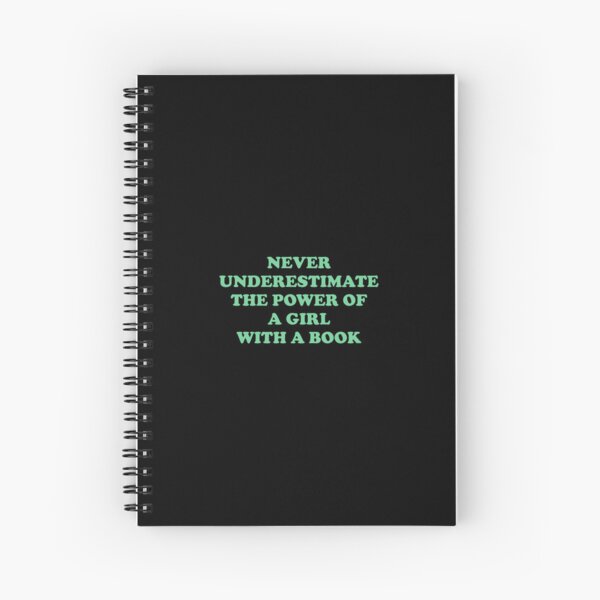 Artikel-Vorschau von Tolle feministische Zitate – Unterschätze niemals die Macht eines Mädchens mit einem Buch, designt und verkauft von Inspirationmotivation.