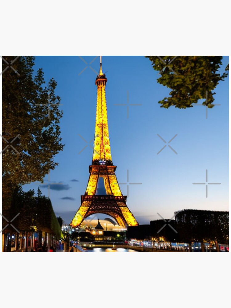 Disover Beautiful Eiffel Tower at Sunset Tapestry