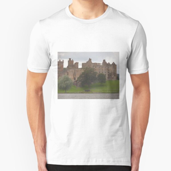 Linlithgow Palace , featured in the Outlander as Wentworth Prison Slim Fit T-Shirt