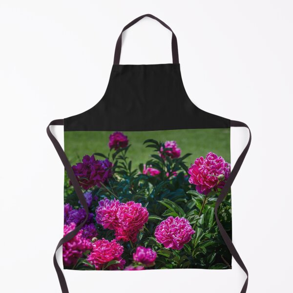 Artikelvorschau, Dunkelrosa Garten voller Pfingstrosen entworfen und verkauft von Alanafinephoto.