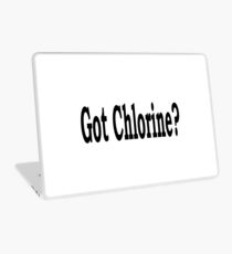 Erhaltenes Chlor - lustiges Schwimmen-Leibwächter-T-Shirt Laptop Skin