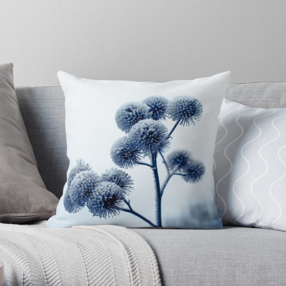 Winter scene Throw Pillow