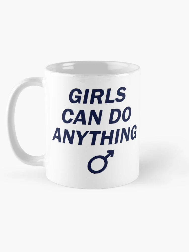 Aperçu 5 sur 6. Mug à café avec l'œuvre LES FILLES PEUVENT TOUT FAIRE ♂, bleu créée et vendue par gardengrease.