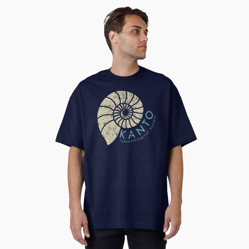 Aperçu de l'œuvre T-shirt oversize créée et vendue par Fletcher-Fox.