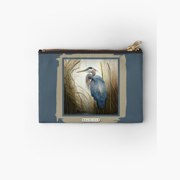 Artikelvorschau, Great Blue Heron stehend im Schilf entworfen und verkauft von JAMMCREATIONS.
