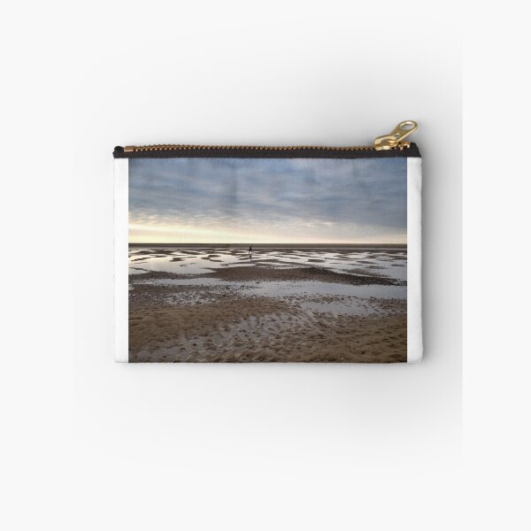 Aperçu de l'œuvre Empty beach, evening créée et vendue par ArtWeaver.