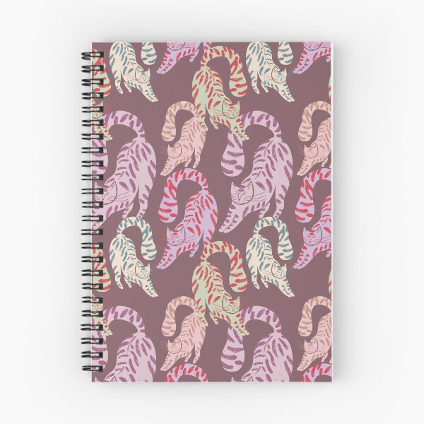 Aperçu de l'œuvre Colorful Retro Tigers Pattern In Muted Colors Mulberry créée et vendue par scorpiolane.