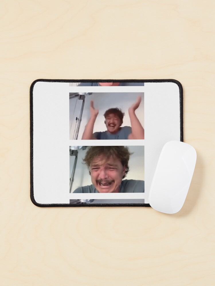Aperçu 1 sur 5. Tapis de souris avec l'œuvre Pedro Pascal Rire Pleurer Meme créée et vendue par ninacollages.