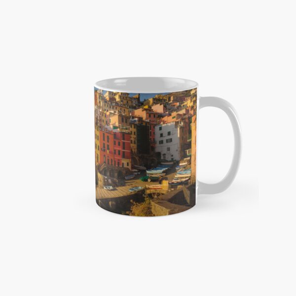 Riomaggiore panoramic view at sunset. Cinque Terre, Italy Classic Mug