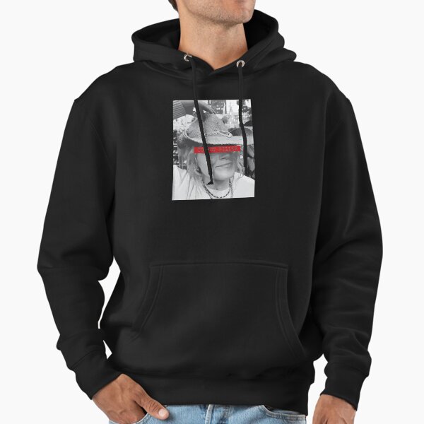 she's a cowboy killer Pullover Hoodie