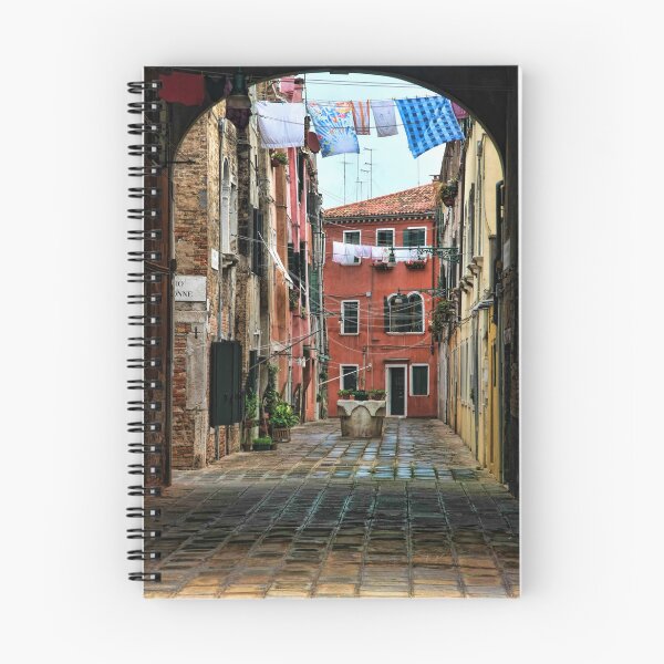 Artikelvorschau, Waschtag in der Seitenstraße von Venedig entworfen und verkauft von John Lines.