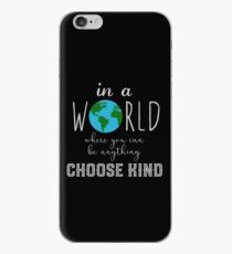 Vinilo o funda para iPhone El profesor elige una camisa amable - Mensaje contra la intimidación