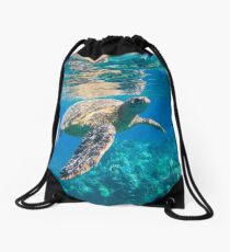 Large Sea Turtle, Marine Turtle, Chelonioidea, reptile animal swimming in clear and clean water Drawstring Bag