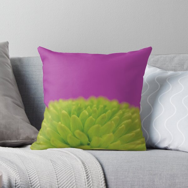 Green Button Spray Chrysanthemum Throw Pillow