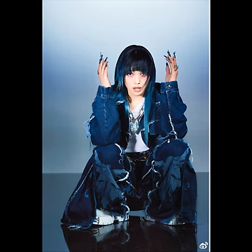 raf,360x360,075,t,fafafa: