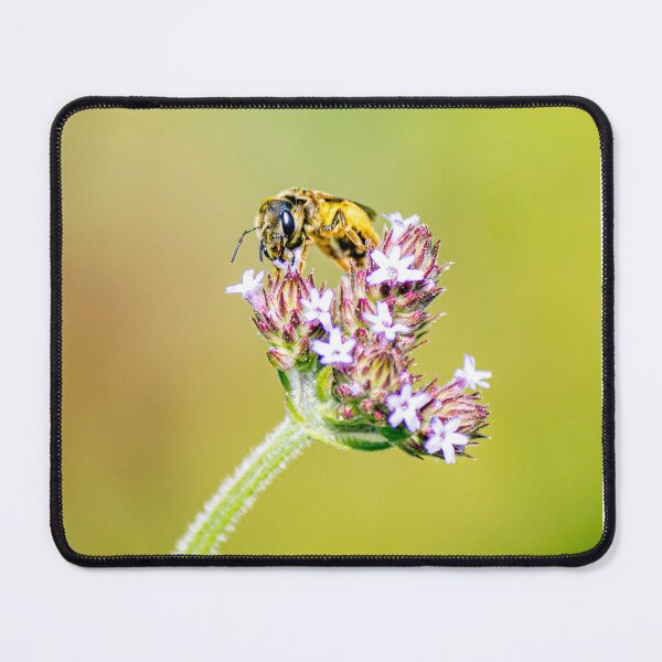 Item preview, Abeja ocupada designed and sold by ValueEveryThing.