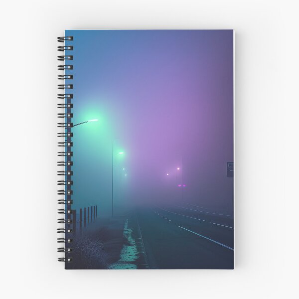 Artikelvorschau, Trostlose Autobahn in einem violetten, cyanfarbenen, volumetrischen Nebel entworfen und verkauft von RK - Shop.