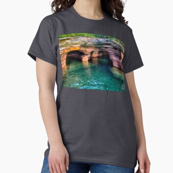 Vista previa del artículo con la obra «Cuevas marinas de las Islas Apóstol - Wisconsin», diseñado y vendido por Kathy Weaver.