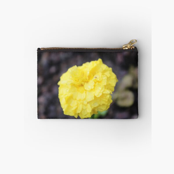 Aperçu de l'œuvre Petite fleur jaune créée et vendue par PrettyKitty.
