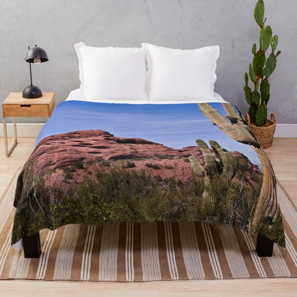 Artikelvorschau, Die Saguaro-Kakteen und Red Rocks entworfen und verkauft von KirtTisdale.