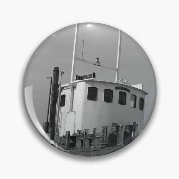 Artikelvorschau, Veralla auf der Helling Burtonport schwarz und weiß entworfen und verkauft von eddiebarronshop.
