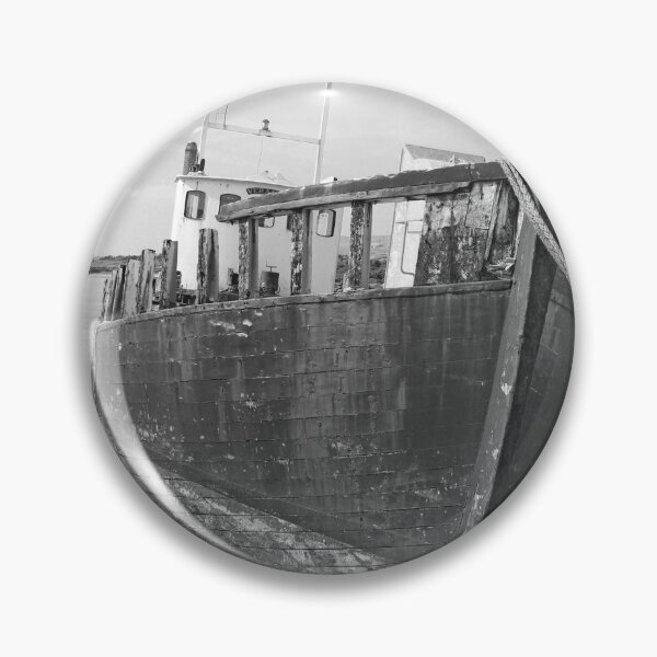Artikelvorschau, Fischerboot Veralla auf der Helling County Donegal entworfen und verkauft von eddiebarronshop.