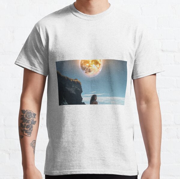 There is a princess beyond the sea, That you can’t take your eyes off: During the day, God’s light overshadows, At night, it illuminates the earth Classic T-Shirt
