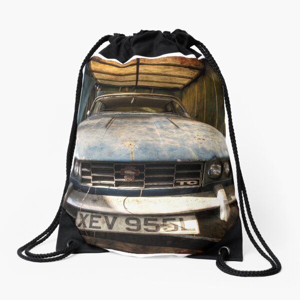 Aperçu de l'œuvre Rouille Rover P6 dans une remorque rouillée cassée créée et vendue par ccullen222.