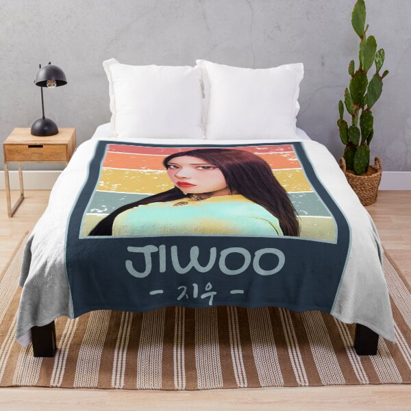 Item preview, NMIXX Jiwoo Retro Animated designed and sold by AliffStudio.
