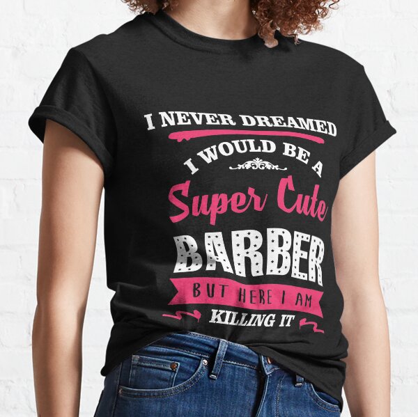 NUNCA SOÑÉ QUE SERÍA UN SÚPER LUCERO PERO PERO AQUÍ LO MATARÉ Camiseta clásica