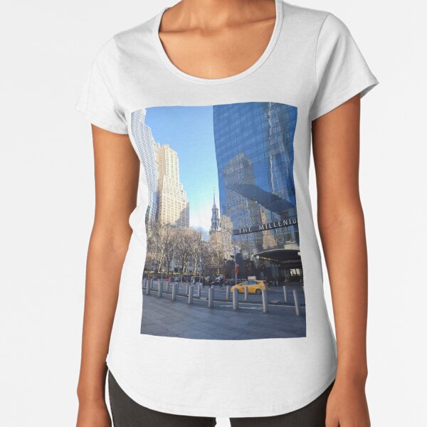 Manhattan  Premium Scoop T-Shirt