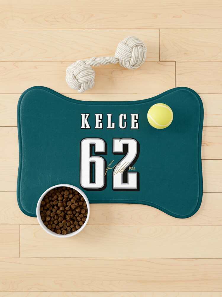 Jason Kelce 62 Eagles Essential T-Shirt by fezztee