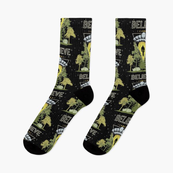 Artikelvorschau, Glauben Sie an die Entführung von Bigfoot durch Außerirdische entworfen und verkauft von Fhfarms.