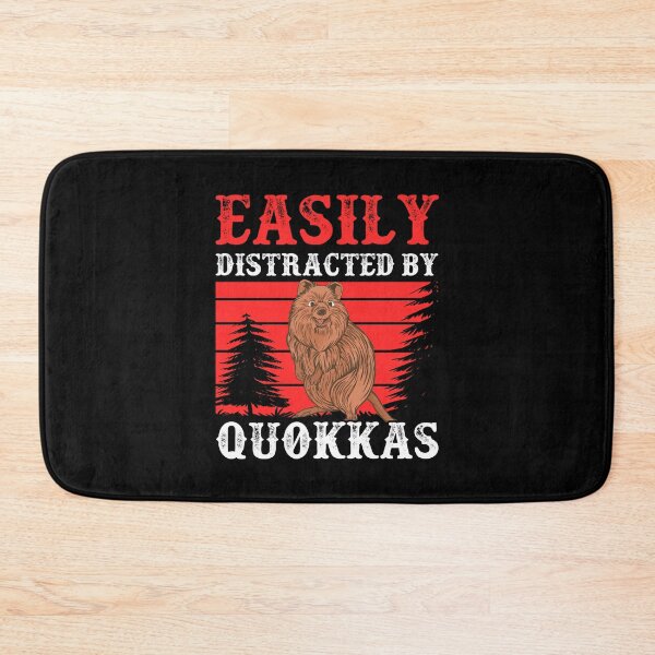 Artikelvorschau, Abgelenkt durch Quokkas Beuteltier Quokka entworfen und verkauft von madgrfx.