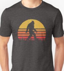 Retro Bigfoot Silhouette Sun Vintage - Believe! Unisex T-Shirt